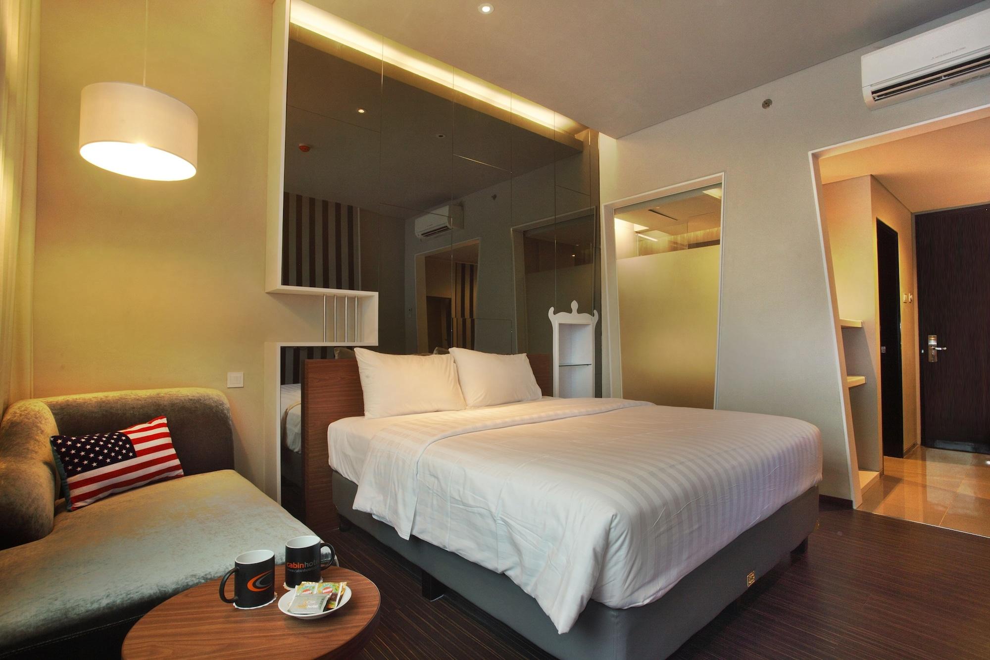 Cabin Hotel Jakarta Extérieur photo